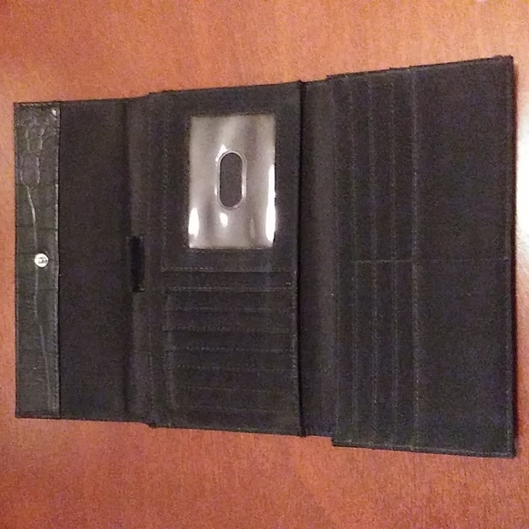 Nine West 90’s Tri-Fold Wallet - Picture 3 of 6